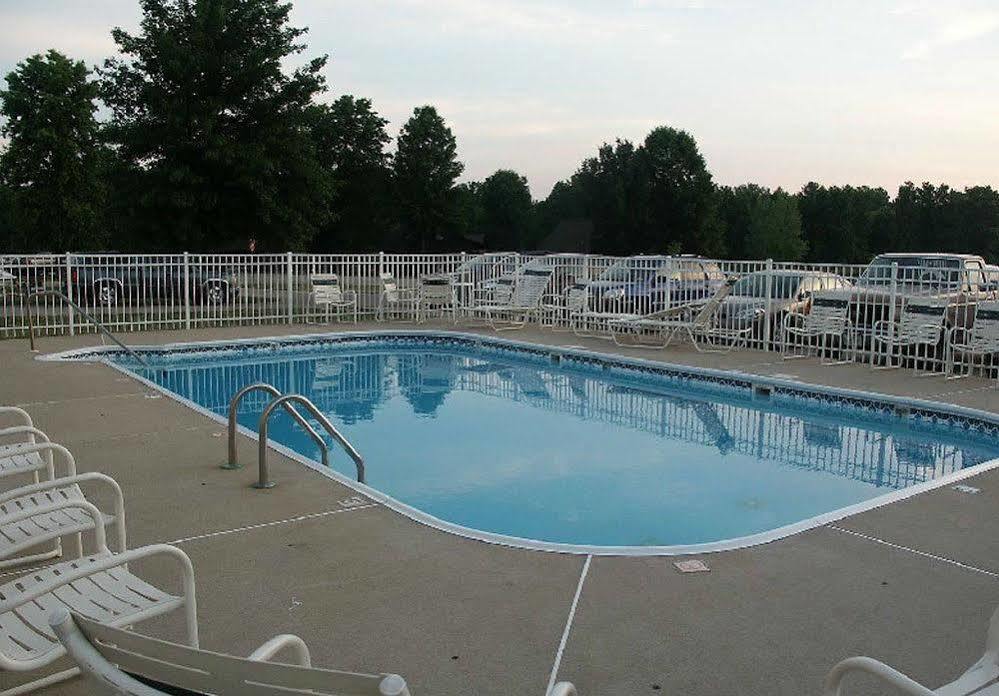 Mariner'S Village Resort Carlyle Exterior photo