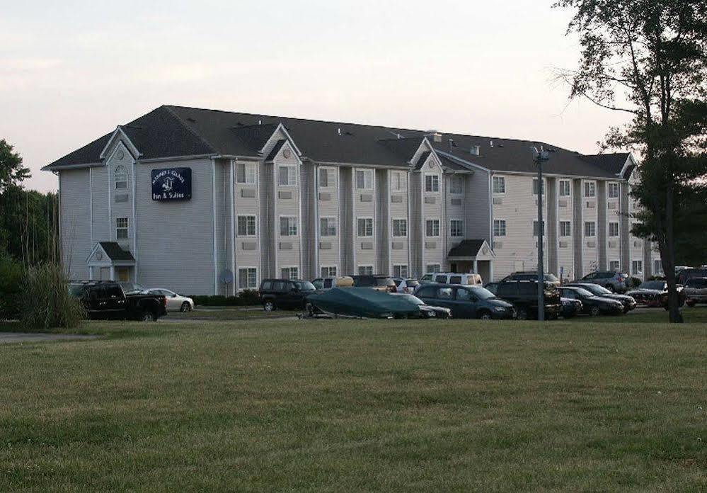 Mariner'S Village Resort Carlyle Exterior photo